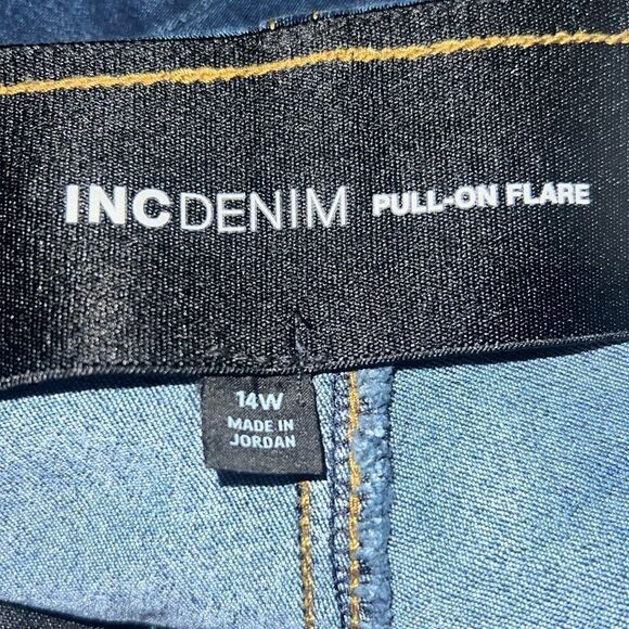 INC International Concepts Plus Size Pull On Flare Leg Jeans Cranberry Wash 14W - Picture 4 of 9